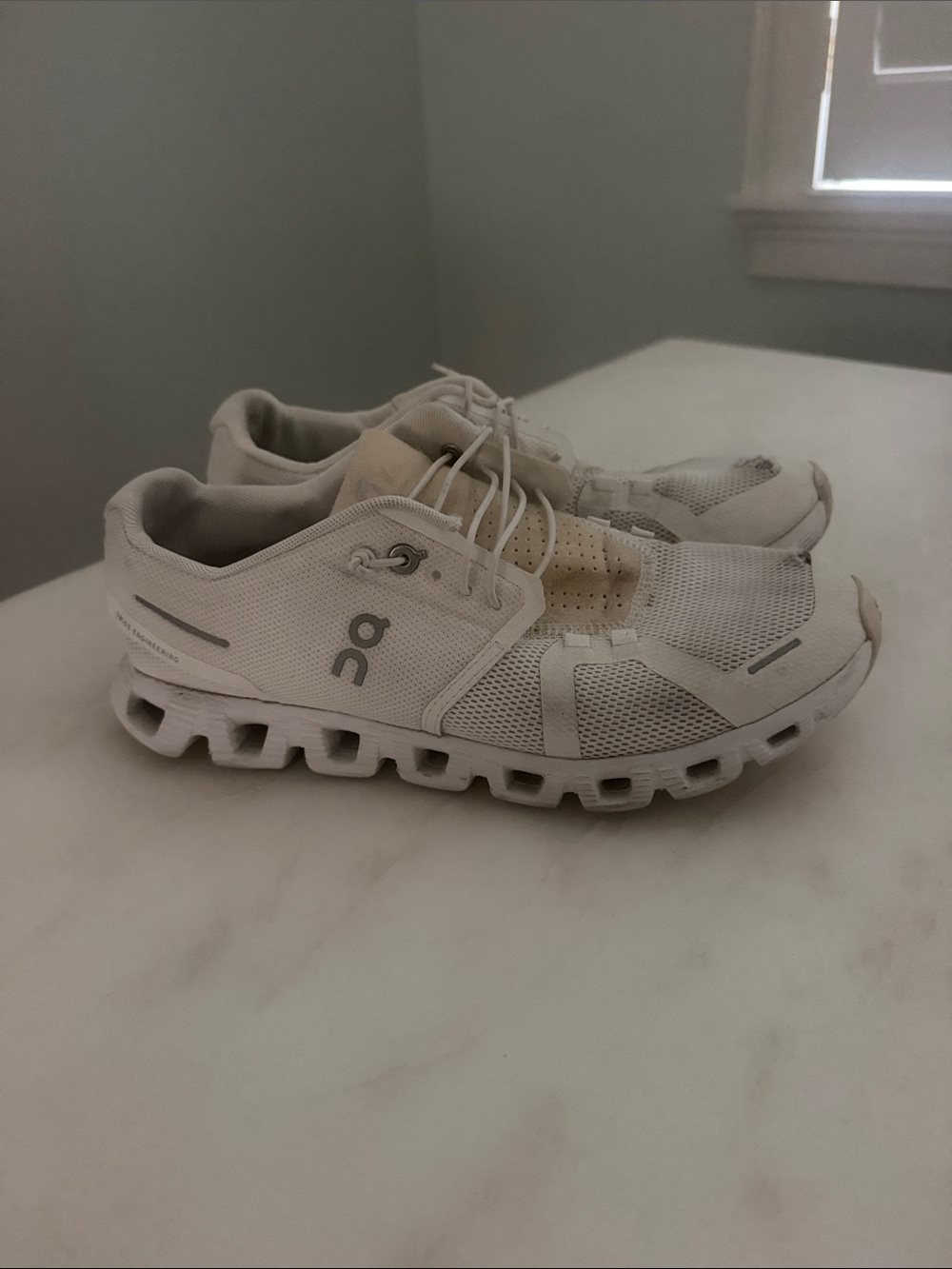 On Running womens White Cloud Sneaker